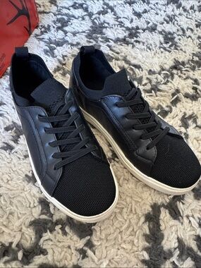 Deer Stags Black Slip-on Sneakers, Size 3